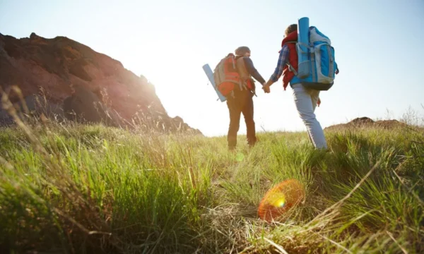 Best affordable travel Backpack tips and Habits for Affordable Adventures